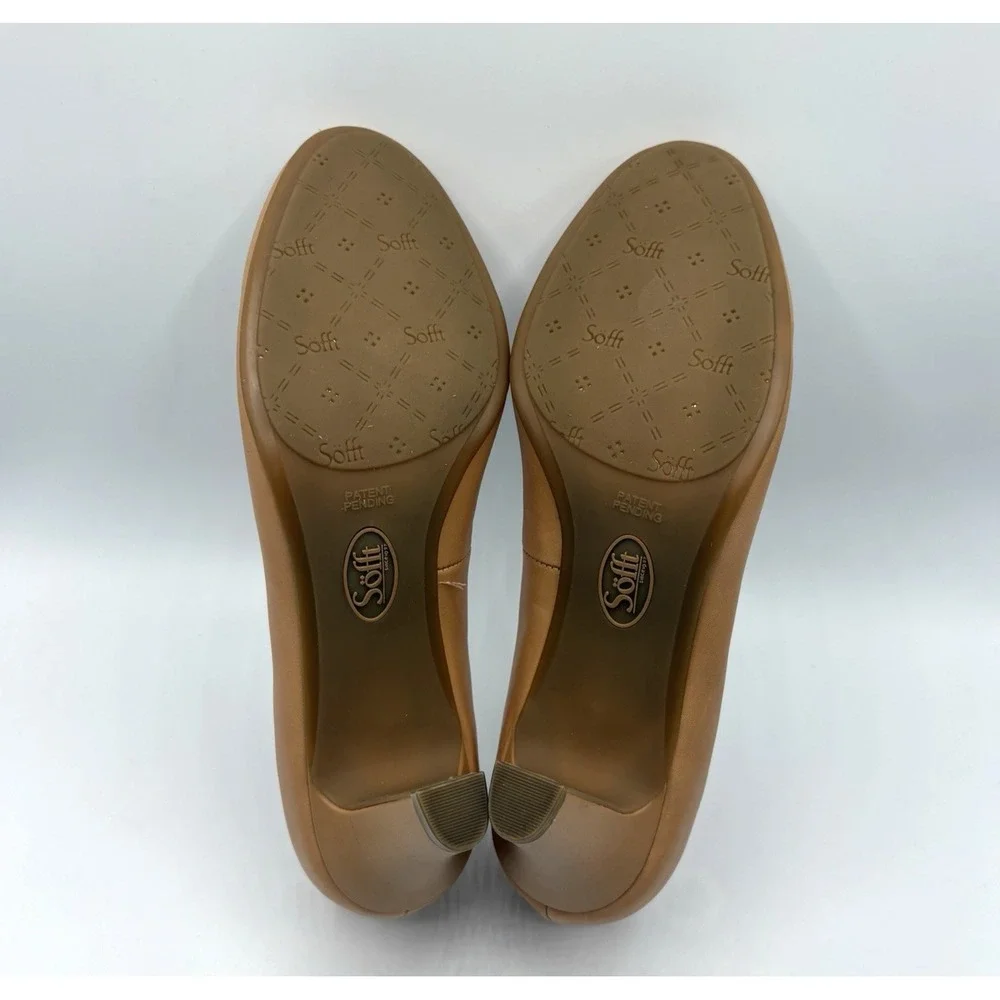 SOFFT‎ Heels Women's Size 8 Nude Leather Slip On Shoes NWOB